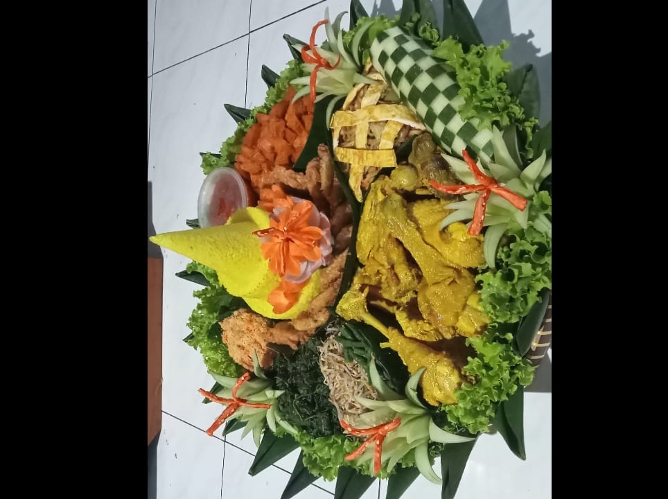 Nasi tumpeng
